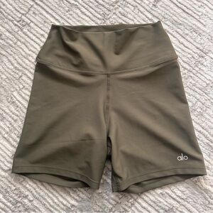 ALO Yoga Women's Olive Green Airlift Energy Shorts